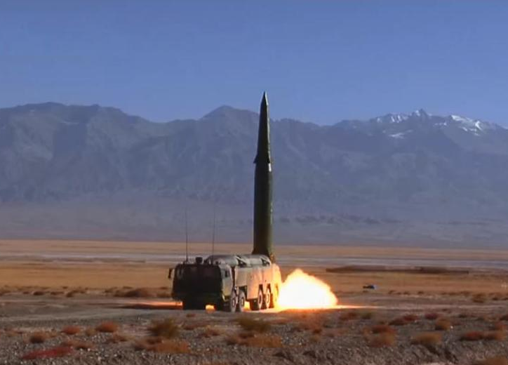 威力惊人!改进型东风16导弹壮观发射