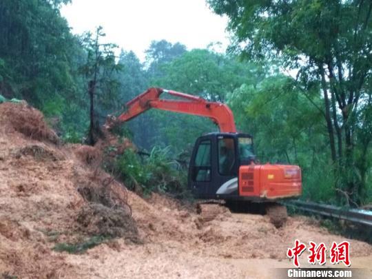 广西北部遭特大暴雨侵袭最大降雨量达335毫米