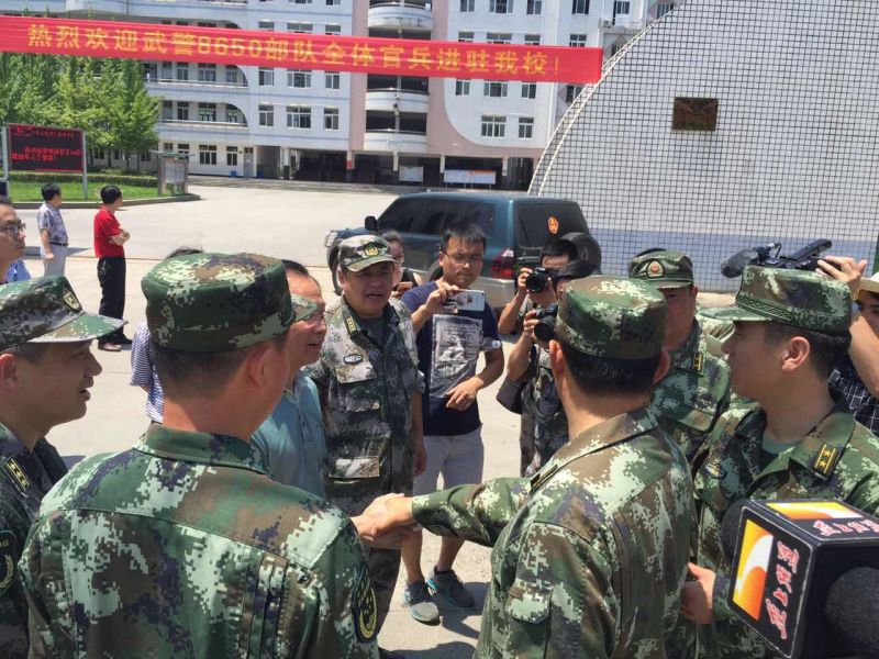 山西武警8650部队兼程赶赴洪湖抢险