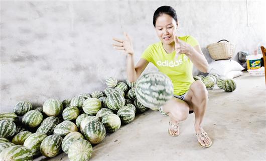 西瓜能当皮球拍