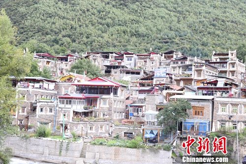 图为西索村。<a target='_blank' href='http://www.chinanews.com/' >中新网</a>记者吕春荣 摄 点击进入下一页