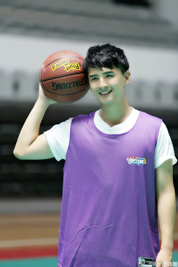 《阳光艺体能》伍志勋张远张阳阳周柏豪打球帅照