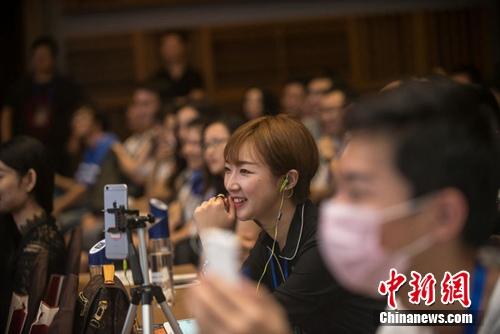 网络直播新规明起实施:主播不能“任性” 弹幕要文明