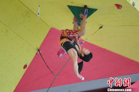 美国天才少女阿诗玛难度赛比赛中 唐贵江 摄