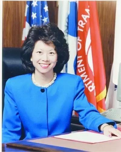 △担任美国交通部副部长期间的赵小兰