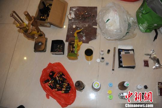 警方缴获的枪弹。警方供图 警方缴获的枪弹。警方供图