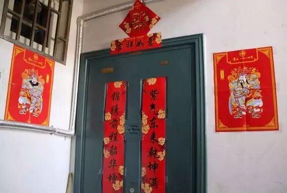 网友晒自家&ldquo;奇葩&rdquo;春联 看完觉得太有才了！
