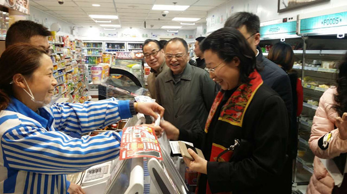 邱丽新厅长在中百罗森循礼门店实地考察 邱丽新厅长在中百罗森循礼门店实地考察