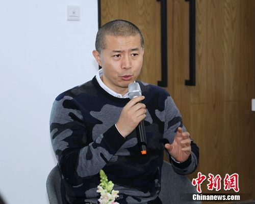 资料图:毕飞宇在发言。人民文学出版社供图