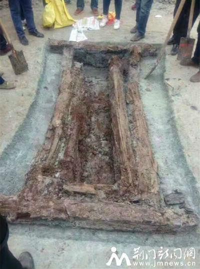 荆门一地现战国时期古墓 已出土9件(套)文物