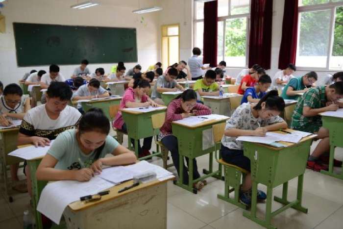 成都:禁止教师微信QQ公布义务教育段学生成绩排名