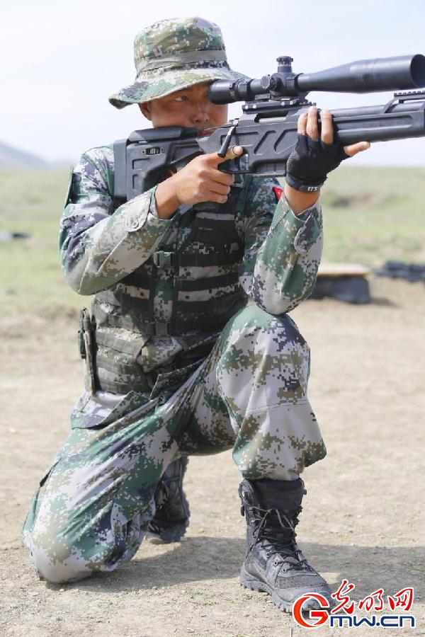 【网络媒体国防行】人物特写：“狙击兵王”诞生记