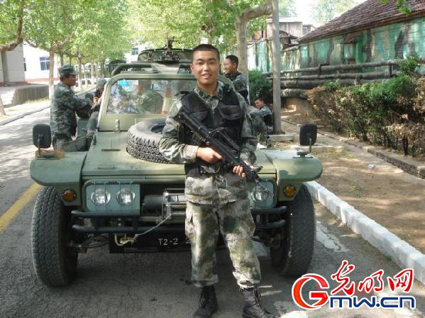 【网络媒体国防行】人物特写：“狙击兵王”诞生记