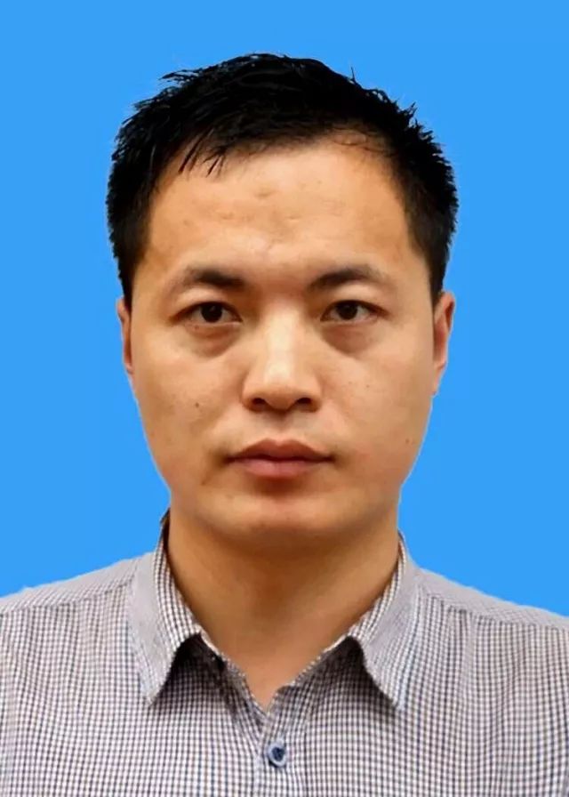 王臣斐个人简介:熊小波,男,37岁,初中学历,荆州川店香樟鸡专业合咨珑