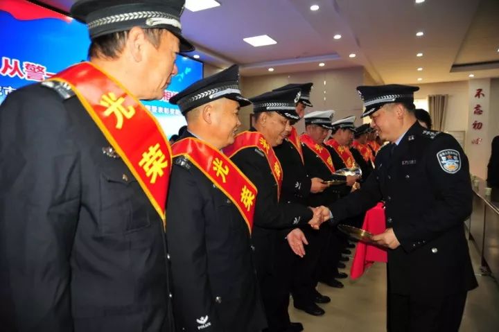 麻城市政府副市长,公安局长曹幼松,政委刘劼以