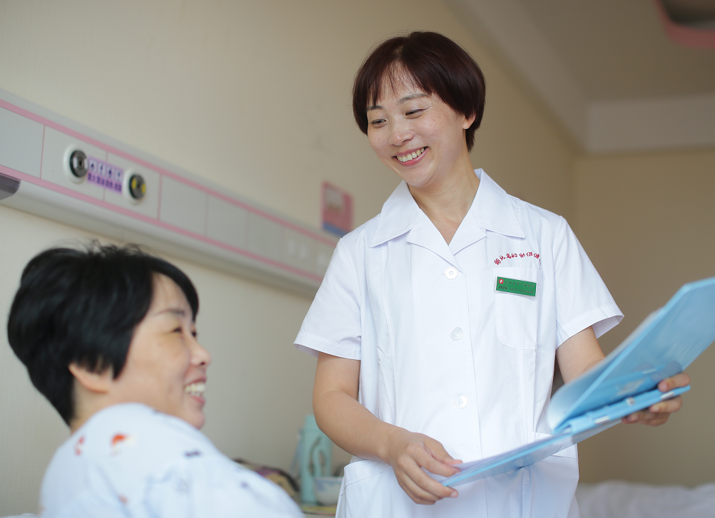 白衣天使高原情医生夫妻十年接力援藏