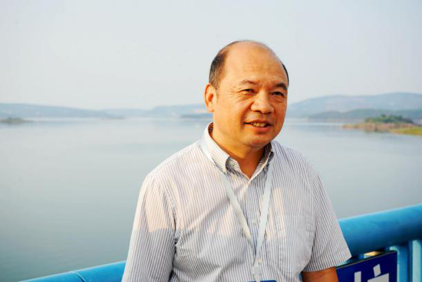 看荆楚",庆祝中华人民共和国成立70周年——网络名人看湖北"汉十线"的