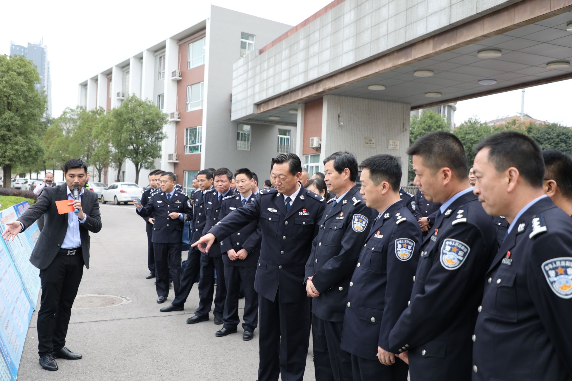 荆州公安召开创建"枫桥式派出所"现场推进会 发展新时代"枫桥经验"