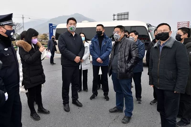 保康县县长图片