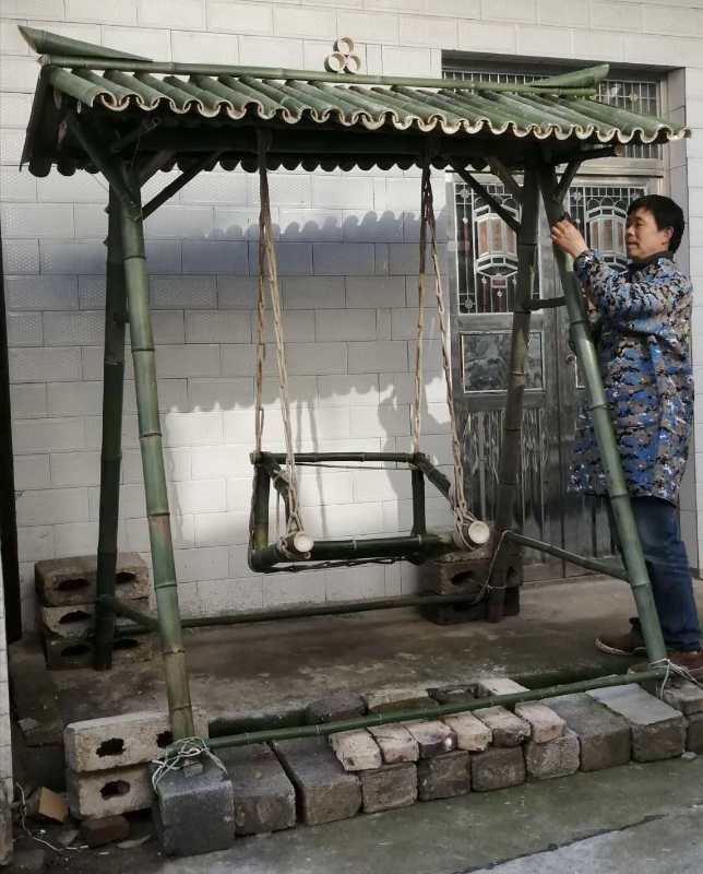 山间取竹 手工做秋千 这位老师把网课上成田园牧歌