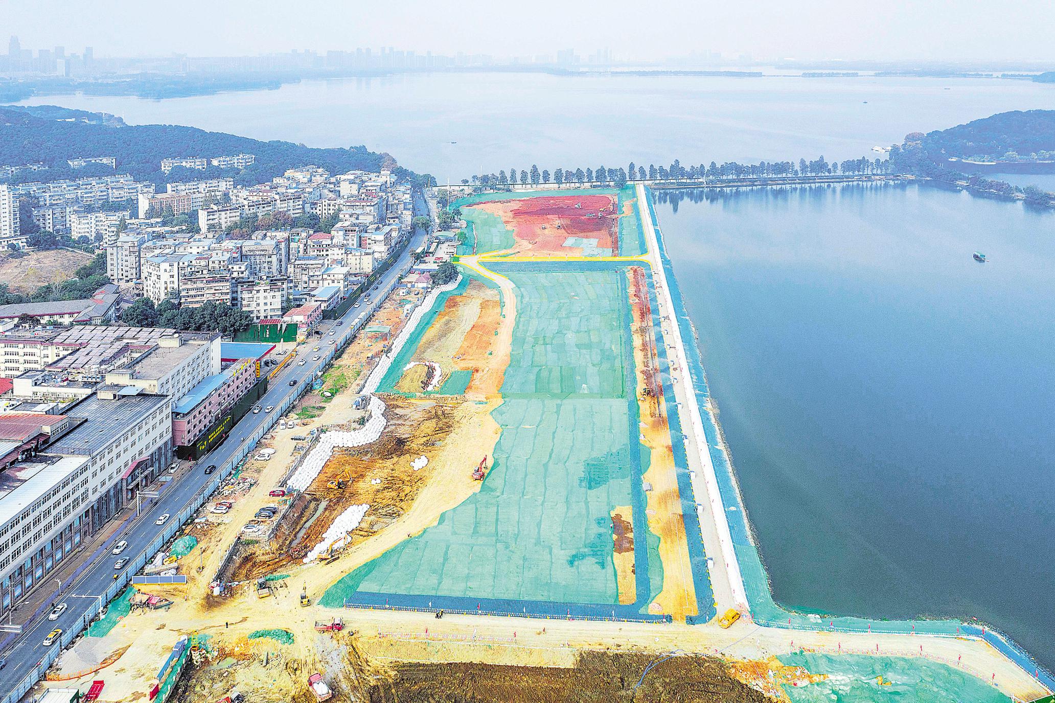 两湖隧道工程首开段施工正酣