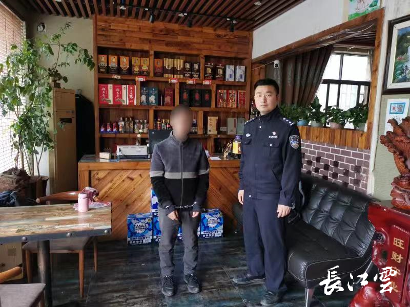 洪湖警方所队联合擒硕鼠侦破系列盗案十四起