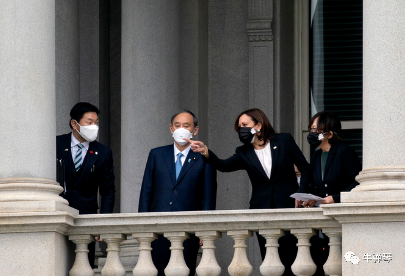 第一次见菅义伟,拜登特意戴了两只口罩