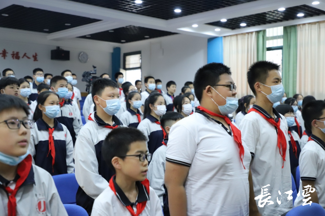 光辉的旗帜青春的使命红色音乐主题团课走进武汉市警予中学