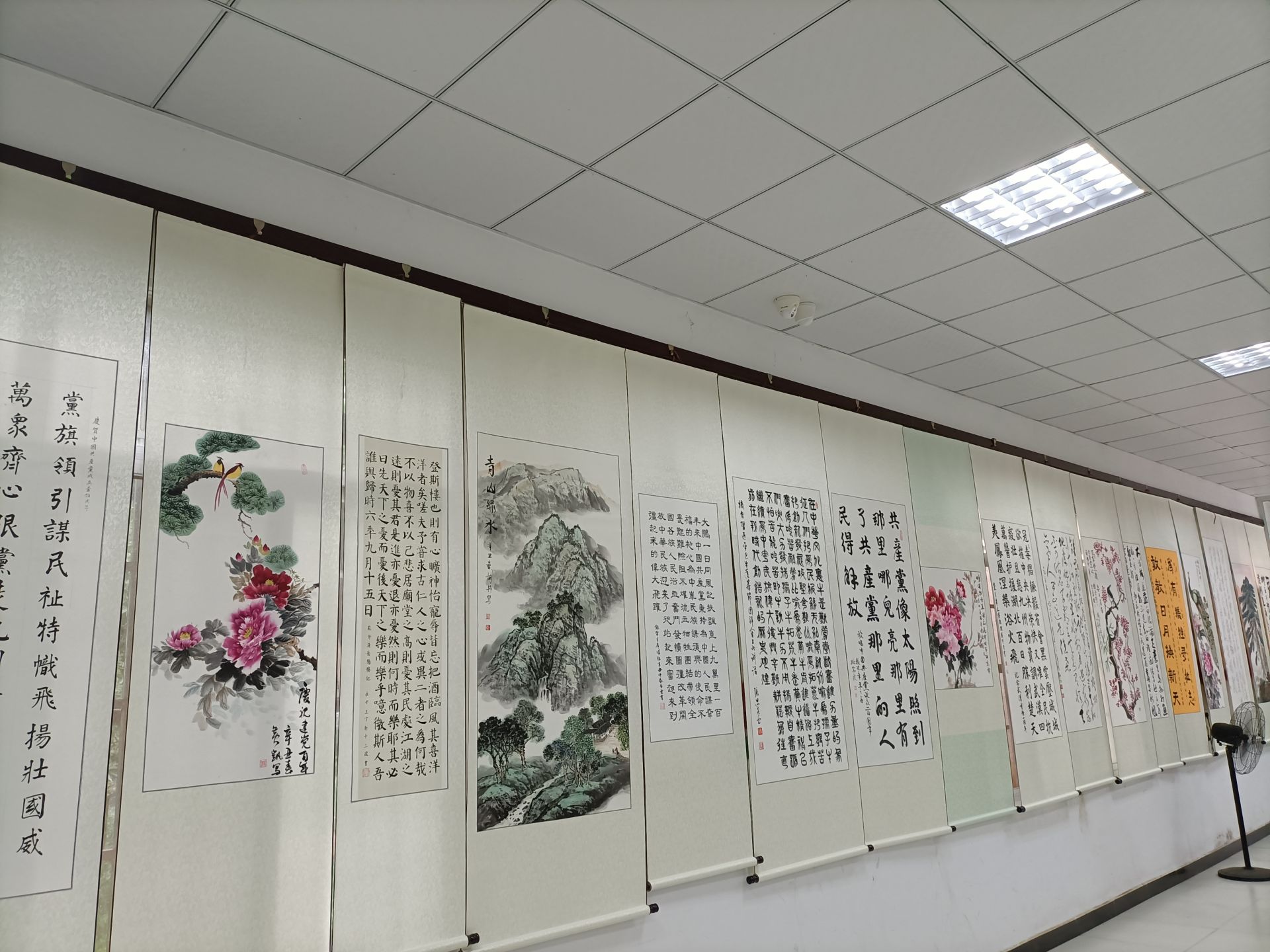 笔花开处墨花浓 书画展览舞春风——陶家岭社区举办