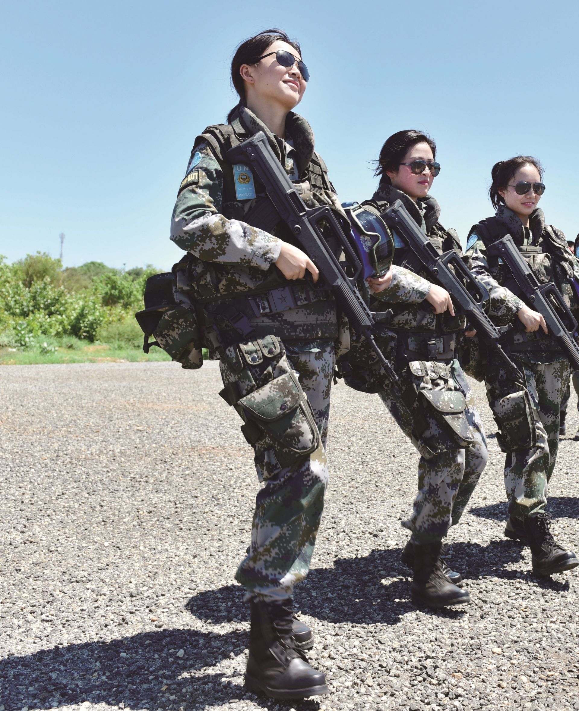 进入英雄连杨根思部队,后成为中国赴南苏丹第二批维和步兵营13名女