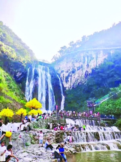 湖北黄石滴水崖景区图片