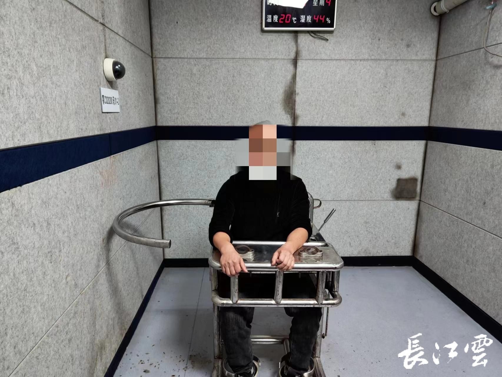 借银行卡给诈骗团伙刷流水 兄弟俩一起“挣大钱” 二人先后被刑拘