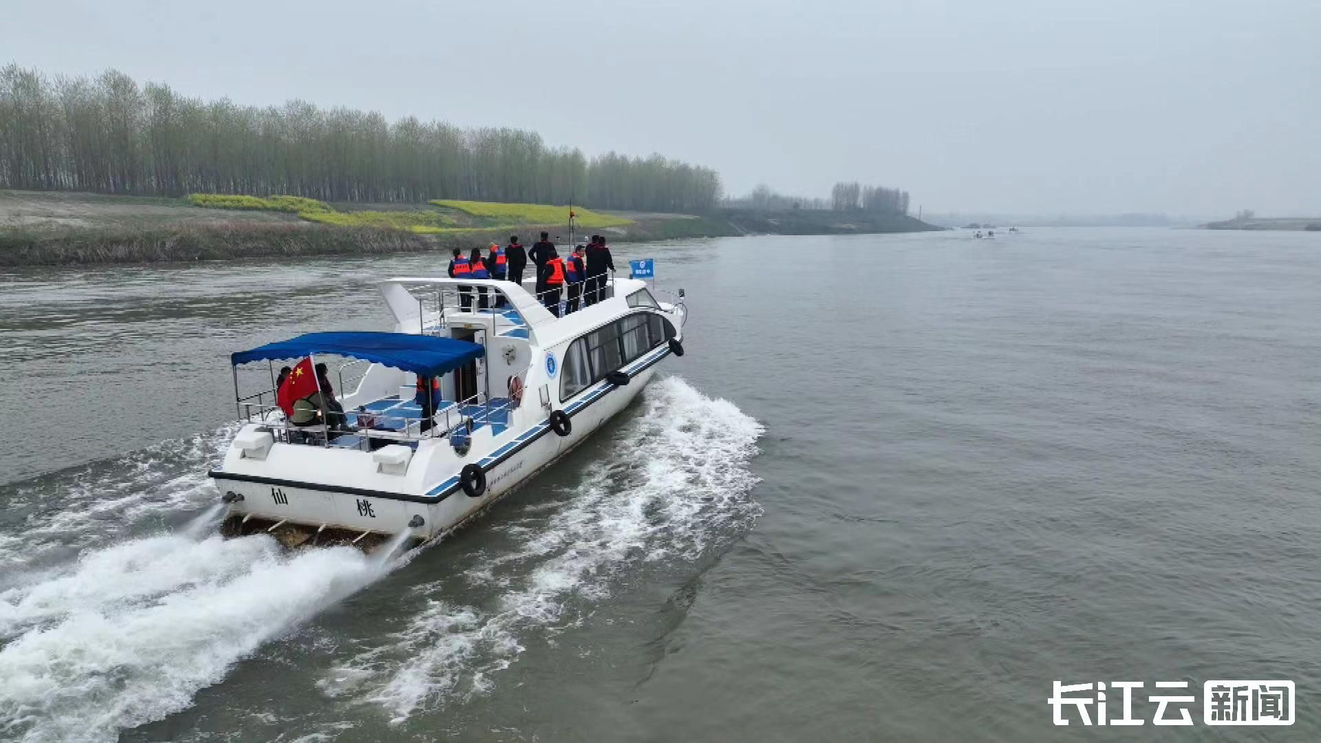 "对于下网,锚鱼,电打鱼等破坏水生资源的行为,我们一旦发现会对当事