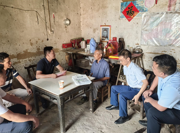 罗田县退役军人事务局联合县爱尔眼科医院开展“情暖老兵·守护光明”回访手术患者公益活动