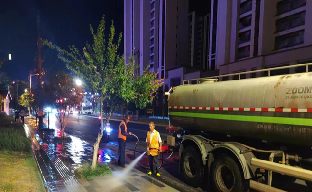 “洁”尽全力扮靓凤城颜值迎国庆