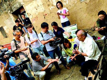 图文：央媒“重走长征路” 走进湖北郧西和红安
