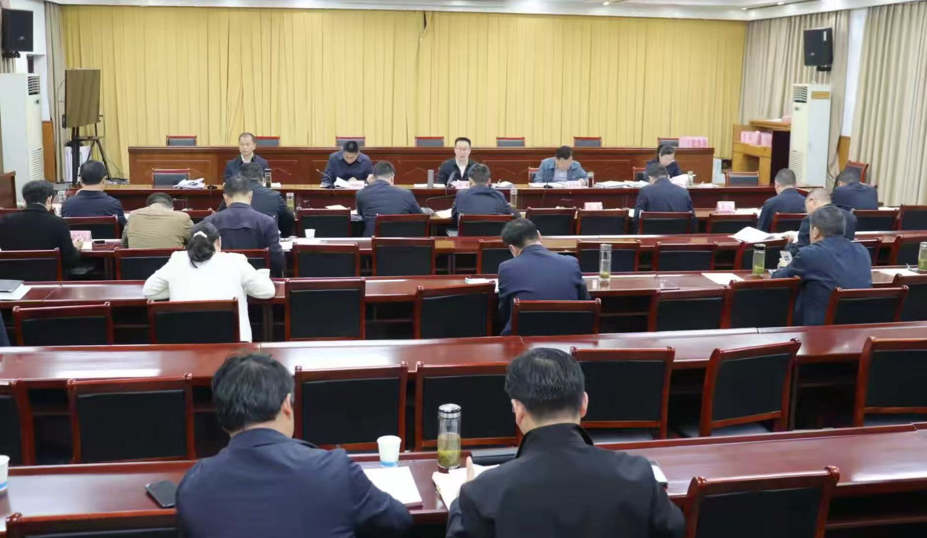 钟林主持召开红安县第十八届人民政府第64次常务会议