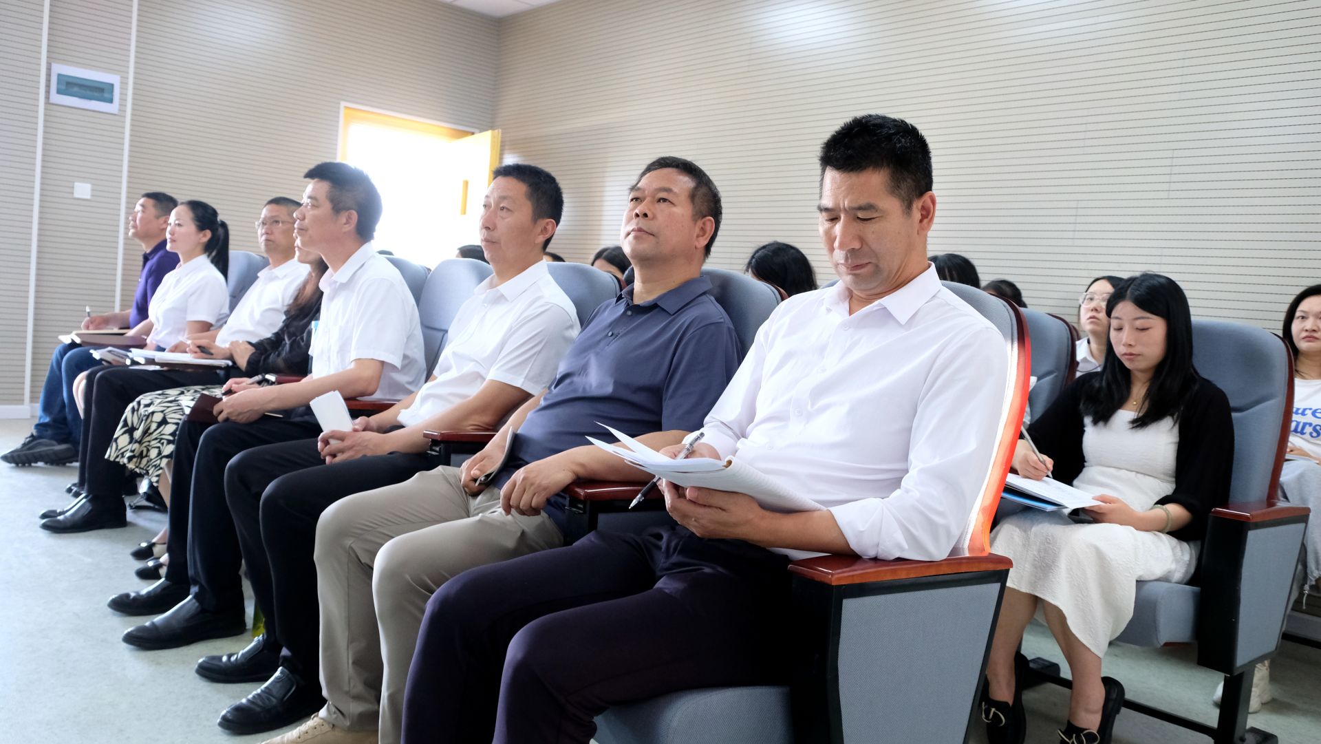 房县思源实验学校:结对共建助发展 送教送培促提升——枣阳市中兴学校