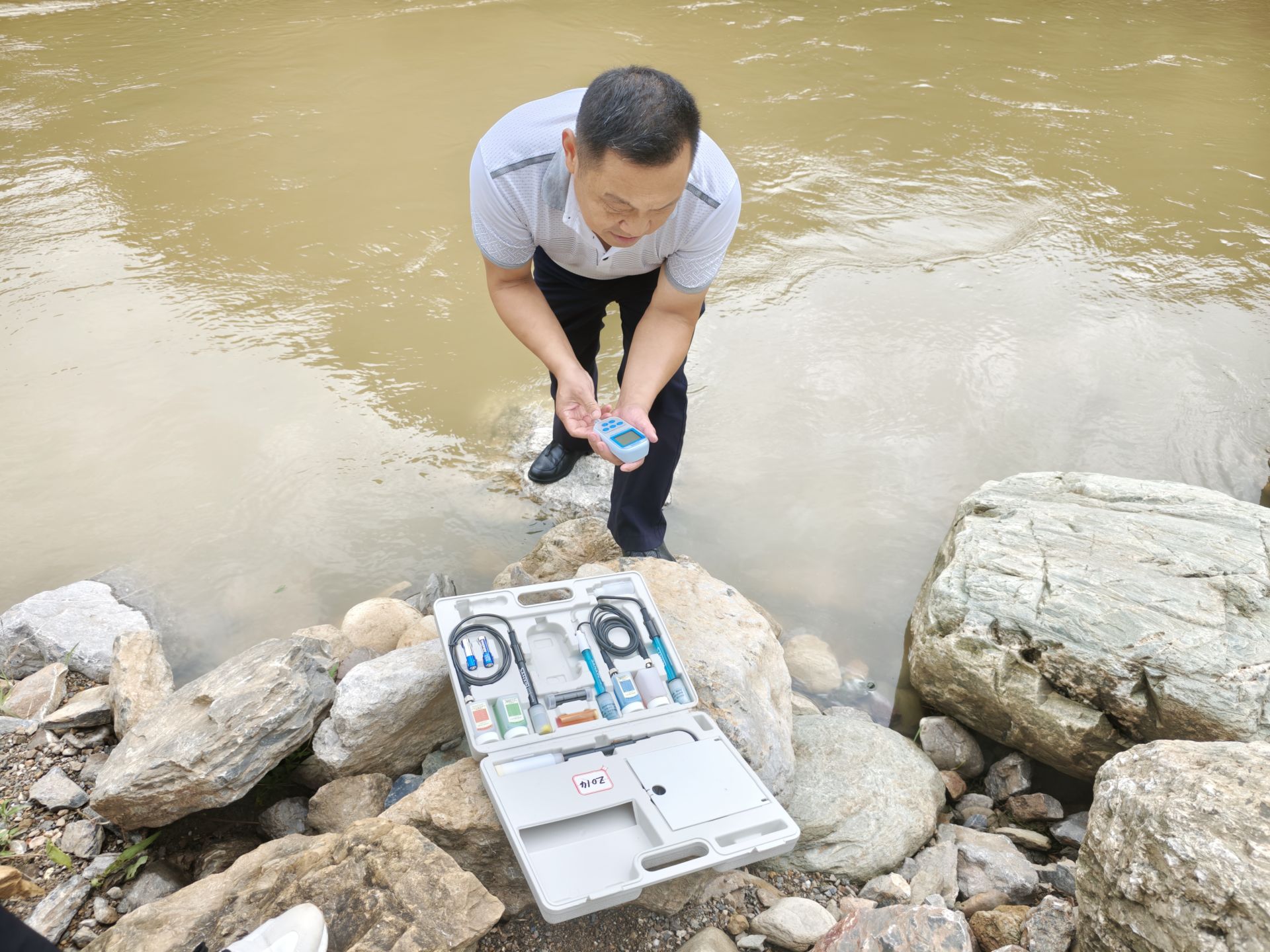 加强水质监测  护航水质安全