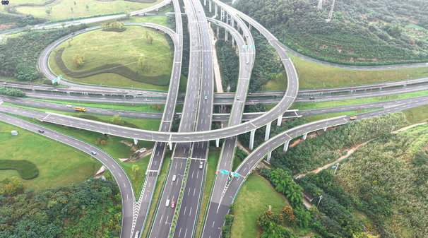 宜昌快速路网重塑城市时空 “三纵三横”骨架初成 市民畅享通勤新速度