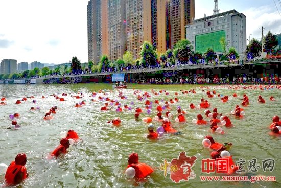 【聚焦水运会】千人畅游贡水河 全民健身热宣恩