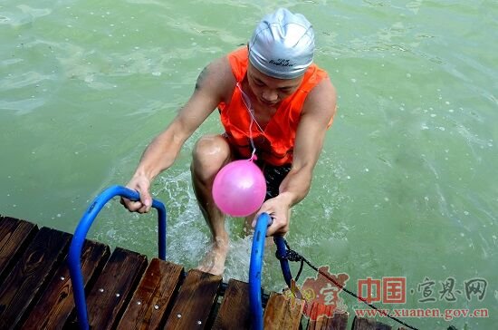 【聚焦水运会】千人畅游贡水河 全民健身热宣恩