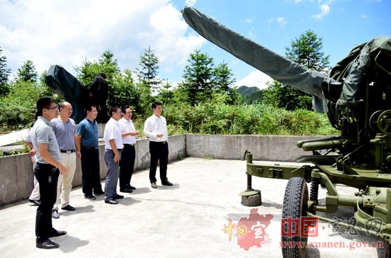 刘智勇深入椒园、晓关调研烟叶生产情况
