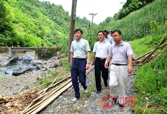 【工作组在一线】省委省政府派驻工作组来宣恩指导抗灾救灾工作