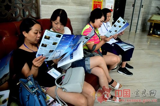 【聚焦水运会】中国武陵山区龙舟争霸赛暨全州第四届水上运动会参赛队今日报到