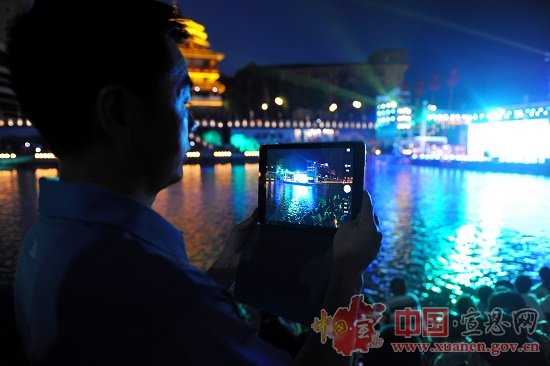 【聚焦水运会】民乐悠扬宣恩夜 妙韵回响贡水情