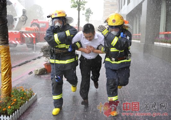 宣恩举办城市综合体跨区域应急救援演练