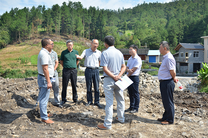省州易地扶贫搬迁工作组来鹤调研易地扶贫搬迁工作