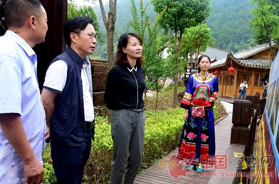 方先明一行来宣恩调研重点项目建设情况