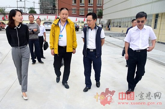 方先明一行来宣恩调研重点项目建设情况